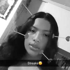 Meet your Posher, Elodia